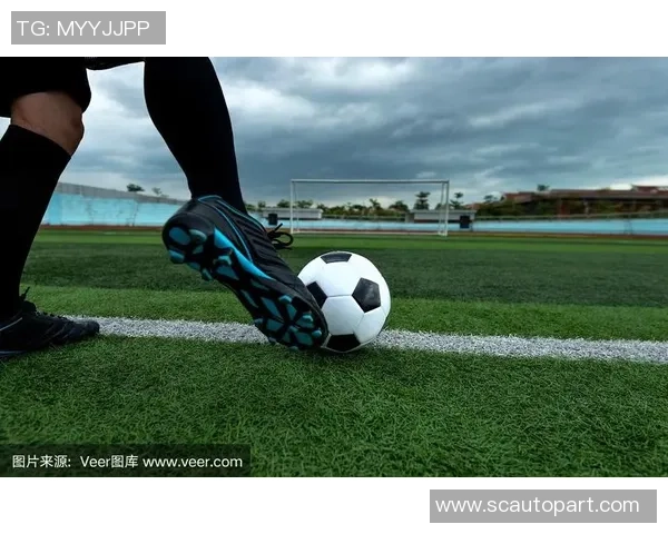 阿根廷足球巨星以脚踢球技征服世界展现非凡天赋与荣耀